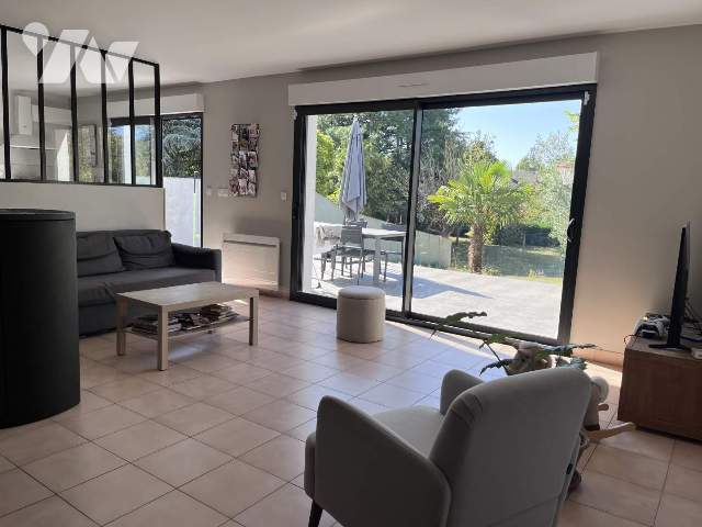 Maison 5 pièces 123 m² · à Tours · 123 m² · 450 000 €
