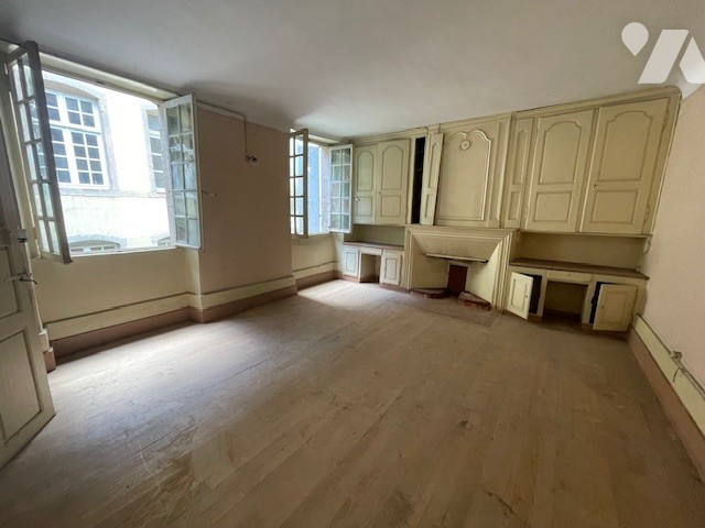 Appartement 1 pièce 70 m² · à Poligny · 70 m² · 56 000 €