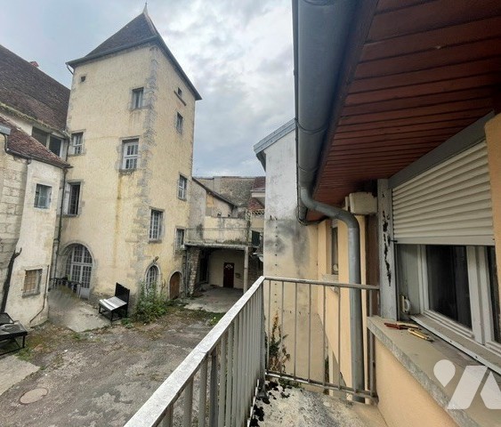Immeuble 200 m² · à Poligny · 200 m² · 210 000 €