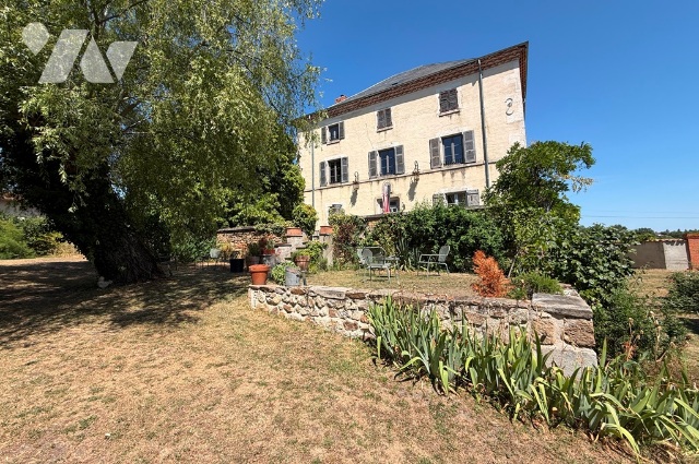 Maison 15 pièces 500 m² · à Montbrison · 500 m² · 590 000 €