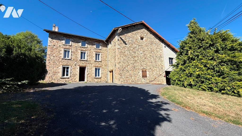 Maison 5 pièces 118 m² · à Saint-Anthème · 118 m² · 179 000 €