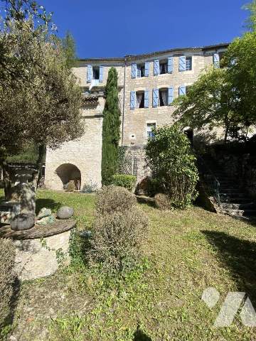 Maison 9 pièces 242 m² · à Montpezat-de-Quercy · 242 m² · 520 000 €