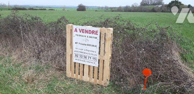 Terrain 683 m² · à Saint-Cosme-en-Vairais · 683 m² · 21 173 €