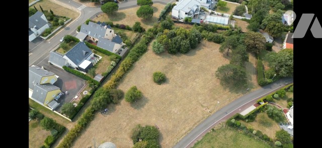 Terrain 649 m² · à Saint-Pair-sur-Mer · 649 m² · 216 117 €