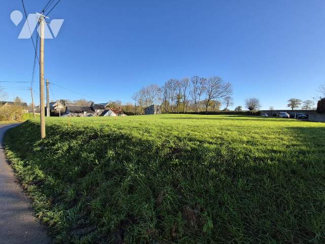 Terrain 766 m² · à Saint-Planchers · 766 m² · 75 000 €
