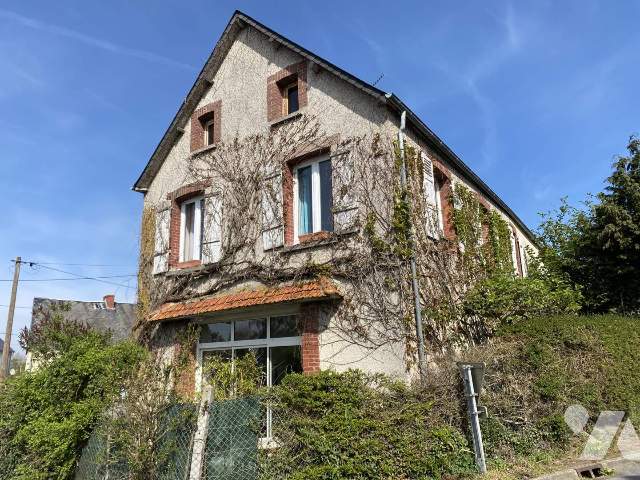 Maison 8 pièces 168 m² · à Bréhal · 168 m² · 294 000 €