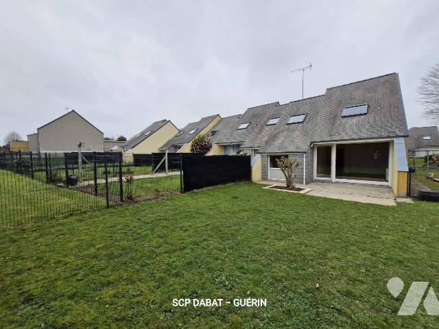Immeuble 30 pièces 700 m² · à Louvigné-du-Désert · 700 m² · 750 000 €