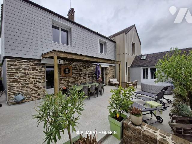 Maison 5 pièces 145 m² · à Saint-Hilaire-du-Harcouët · 145 m² · 285 000 €