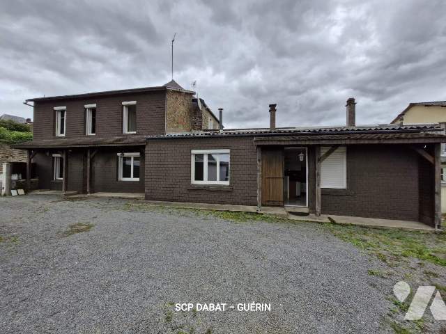 Maison 4 pièces 95 m² · à Saint-Hilaire-du-Harcouët · 95 m² · 100 000 €