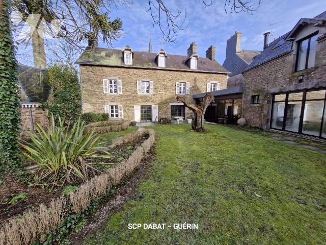 Maison 12 pièces 361 m² · à Fougerolles-du-Plessis · 361 m² · 450 000 €