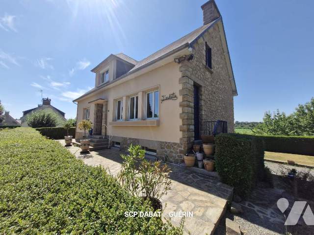 Maison 7 pièces 193 m² · à Saint-Hilaire-du-Harcouët · 193 m² · 185 000 €