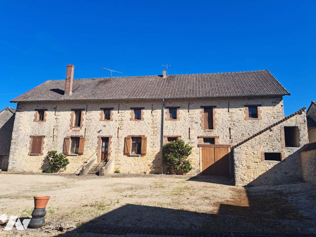 Maison 8 pièces 258 m² · aux Essarts-le-Vicomte · 257,8 m² · 412 775 €