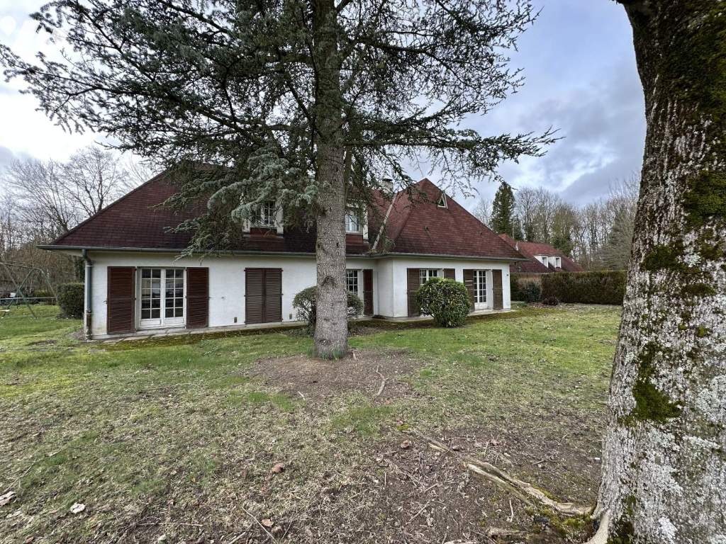 Maison 7 pièces 204 m² · à Connantre · 204 m² · 160 000 €
