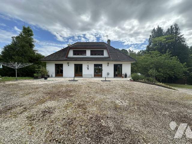 Maison 7 pièces 161 m² · à Connantray-Vaurefroy · 161 m² · 220 000 €