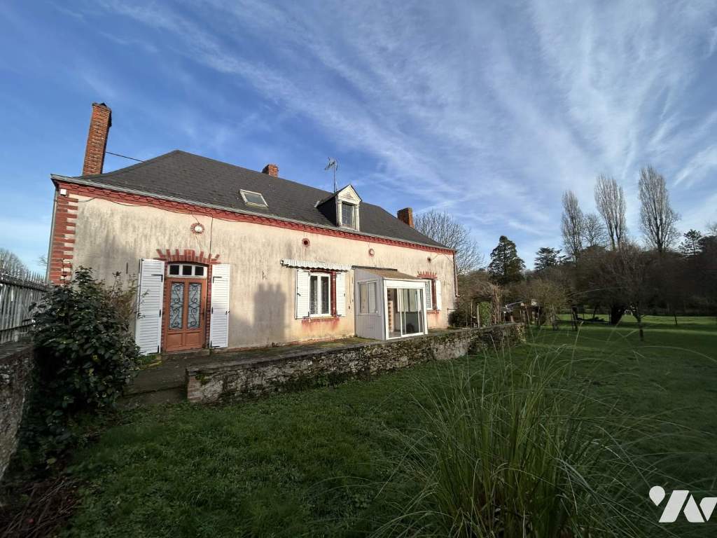 VENTE maison-CHATEAU GONTIER (53)