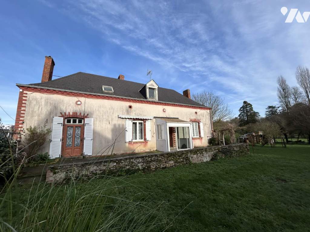 VENTE maison-CHATEAU GONTIER (53)