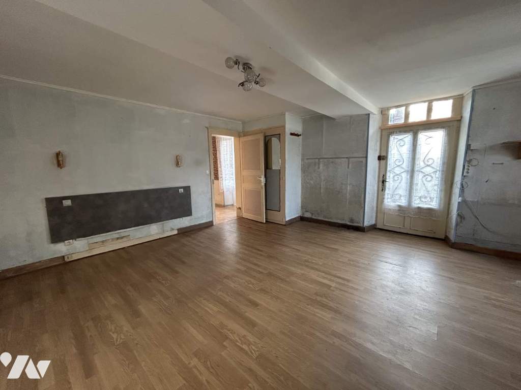 VENTE maison-CHATEAU GONTIER (53)