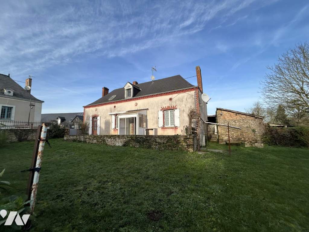 VENTE maison-CHATEAU GONTIER (53)