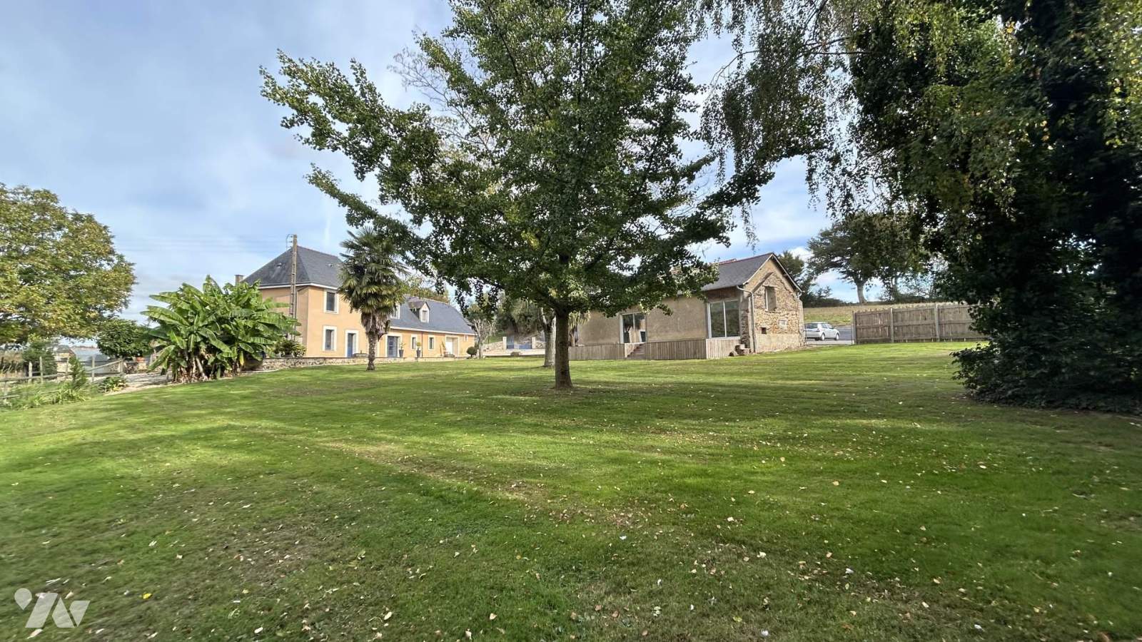 VENTE maison-CHATEAU GONTIER (53)