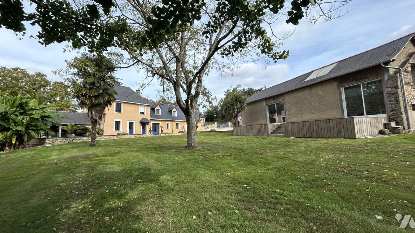 VENTE maison-CHATEAU GONTIER (53)