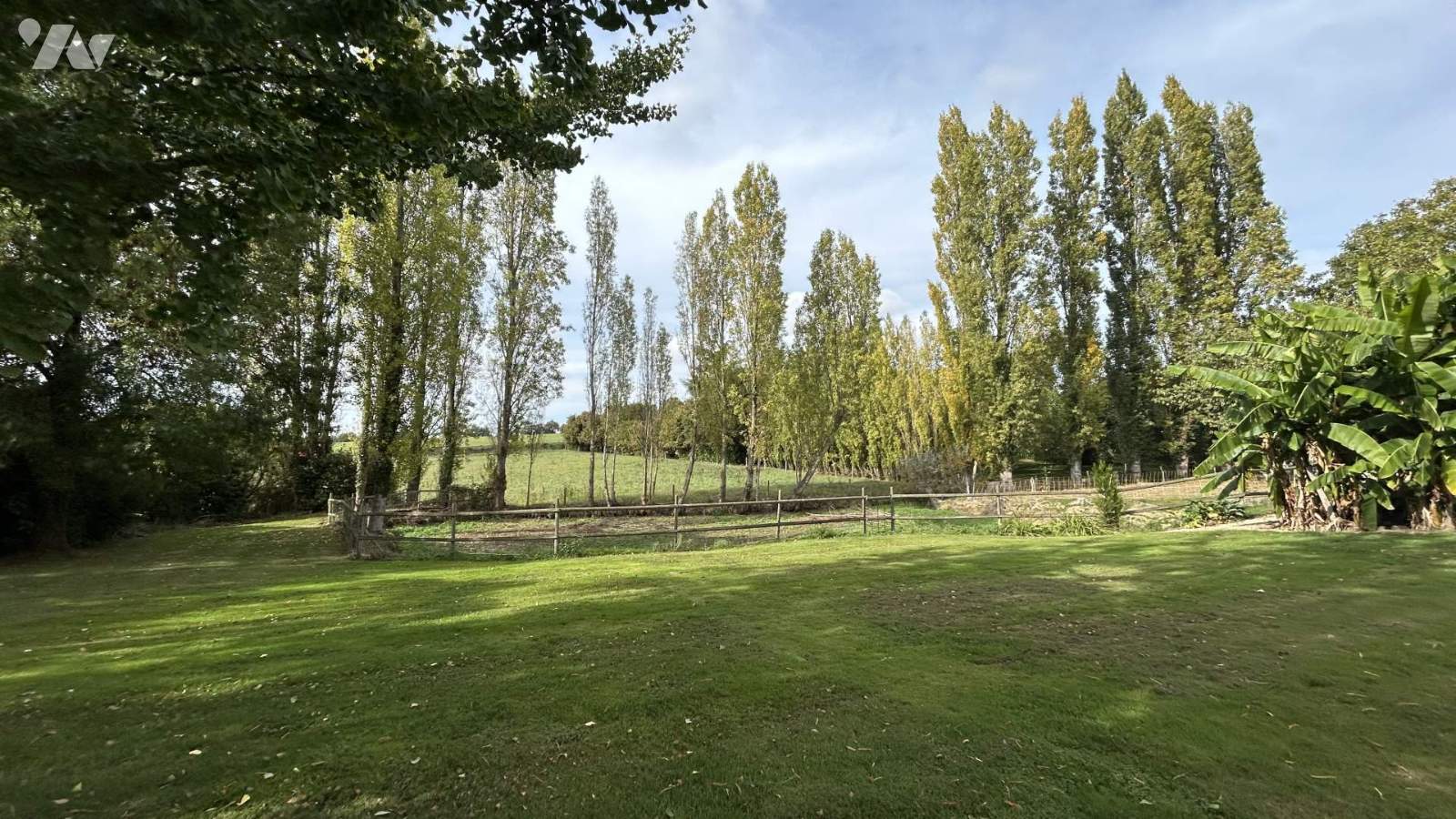 VENTE maison-CHATEAU GONTIER (53)