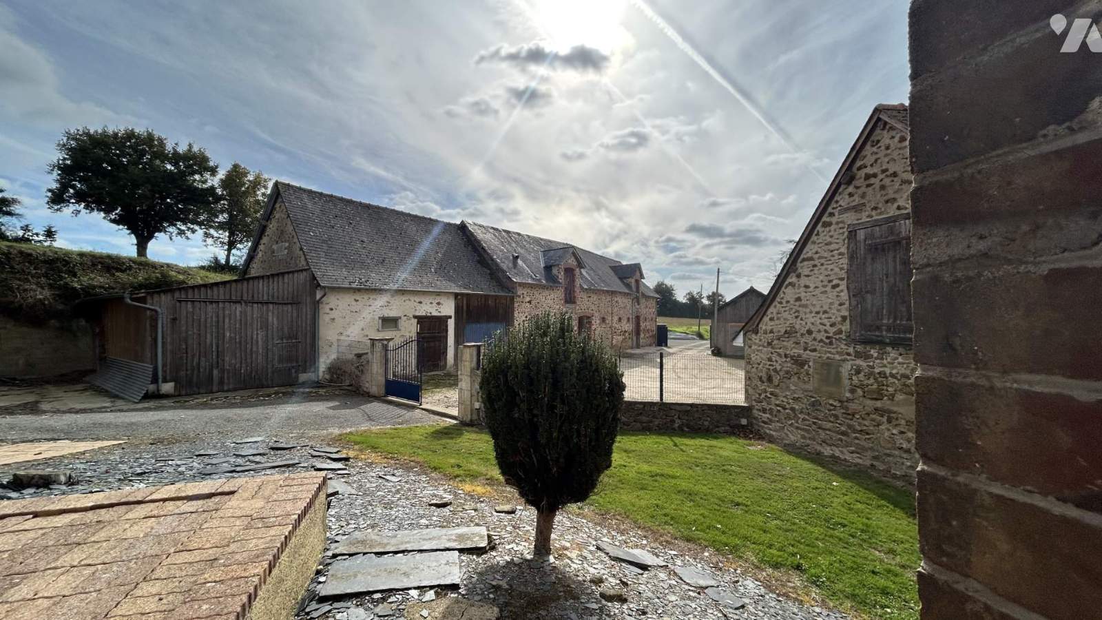 VENTE maison-CHATEAU GONTIER (53)