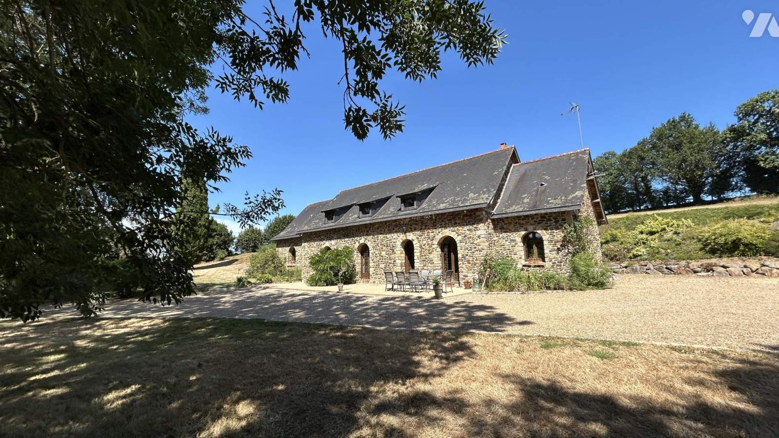 Maison 7 pièces 192 m² · à Château-Gontier-sur-Mayenne · 192 m² · 360 000 €