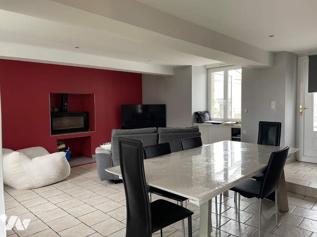 Maison 6 pièces 114 m² · à Commer · 114 m² · 180 000 €