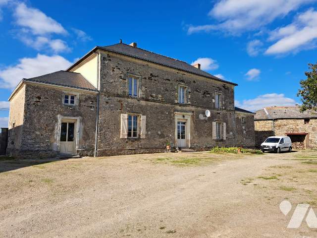 Maison 246m² — Saint-Martin-du-Limet