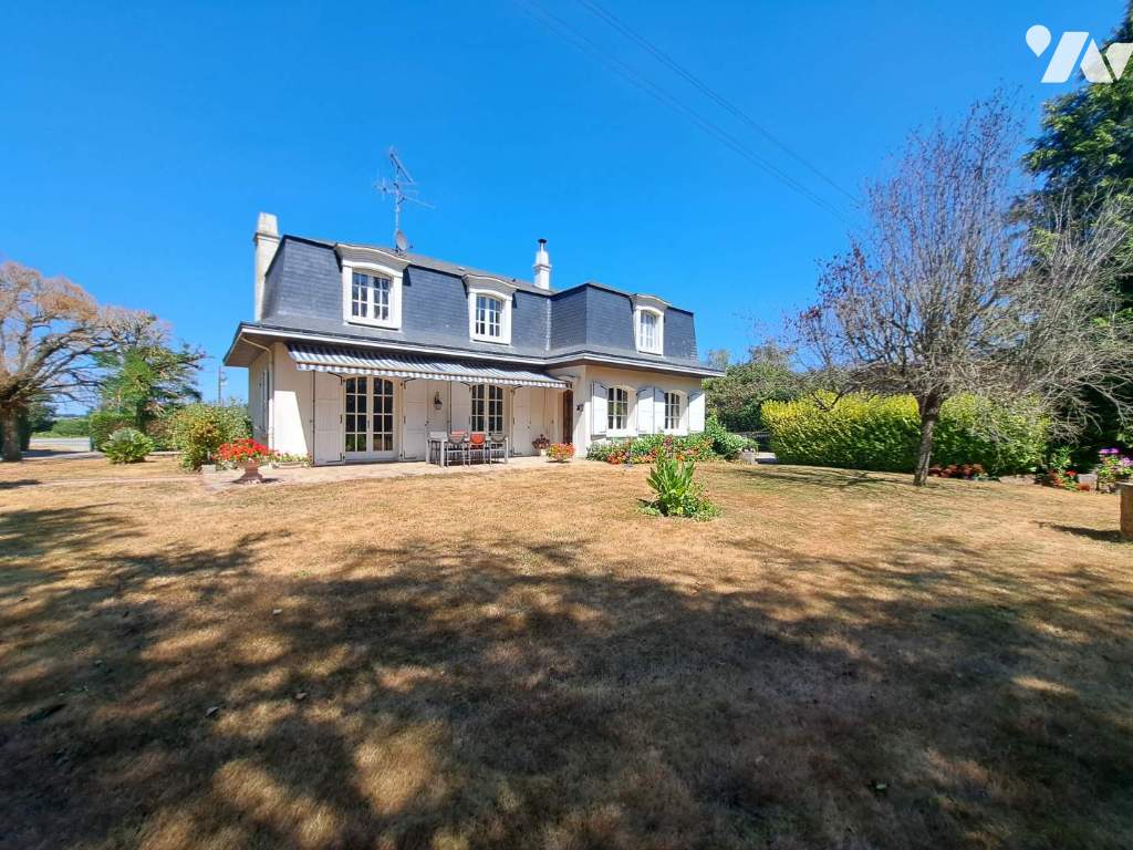 Maison 8 pièces 202 m² · à Pommerieux · 202 m² · 270 000 €