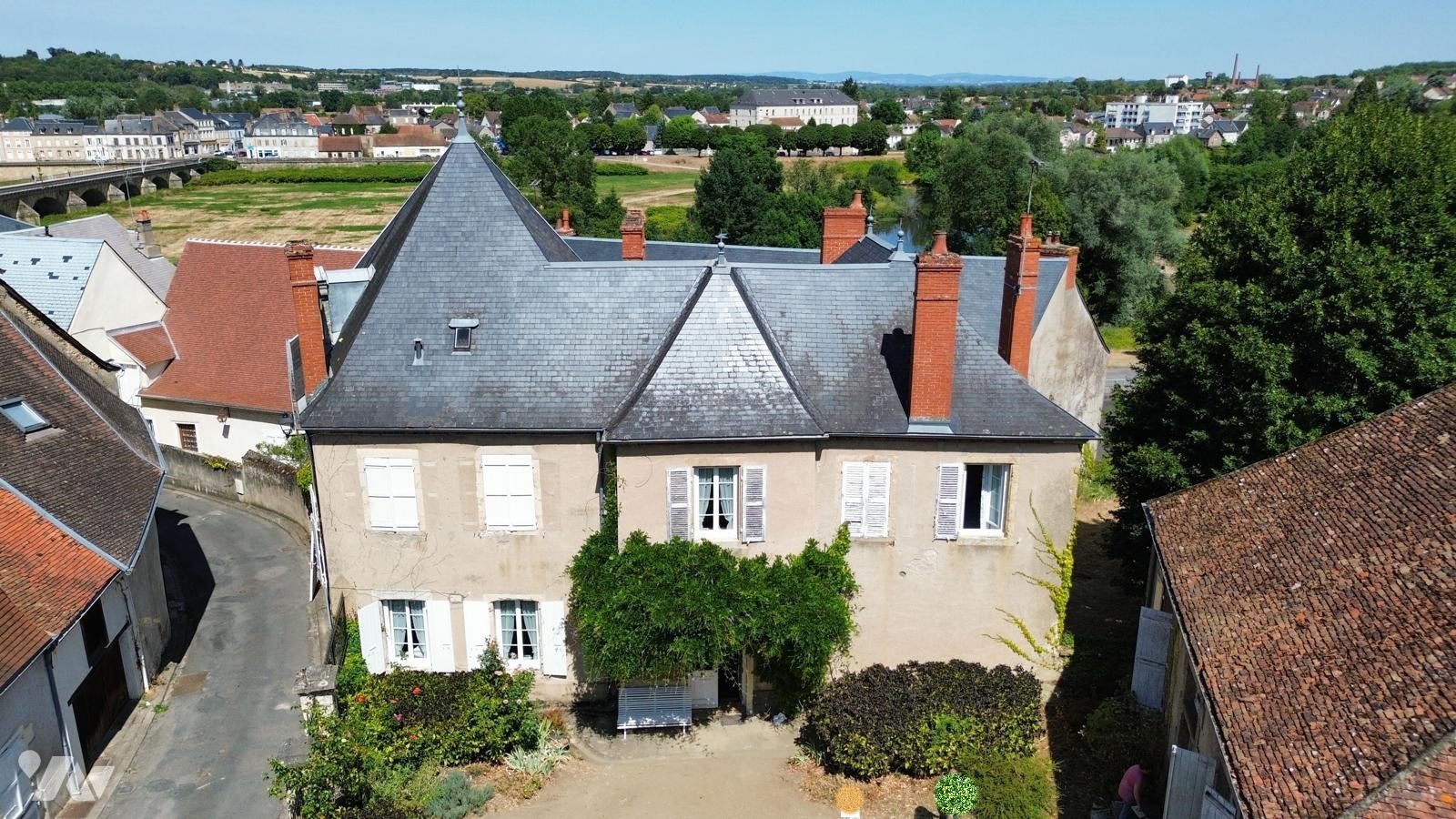 Maison 214m² — Decize