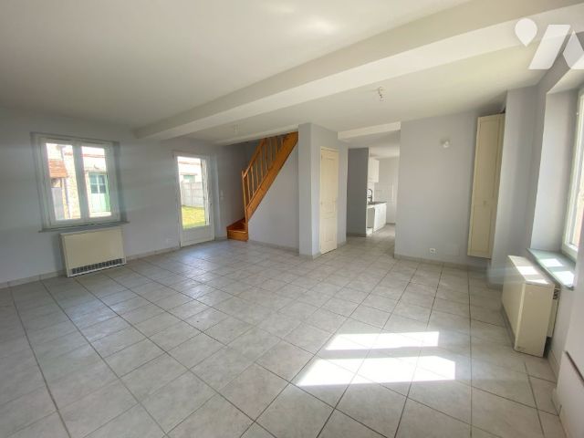 Location - Maison / villa - GUISCARD - 73,92 m² - 3 pièces - 067/1854