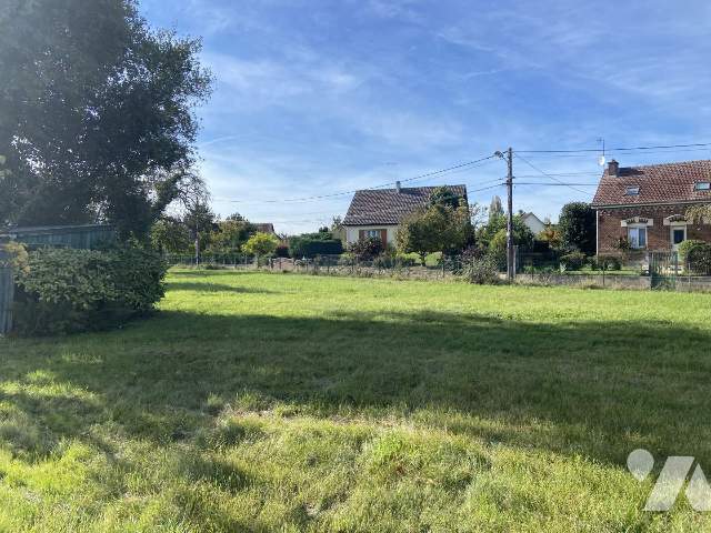 Terrain — Noyon