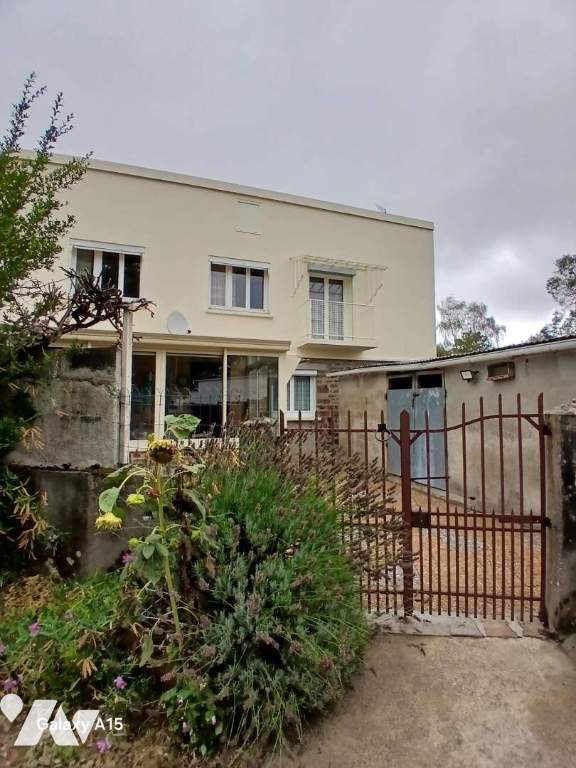 Maison 7 pièces 125 m² · à Athis-Val de Rouvre · 125 m² · 90 000 €