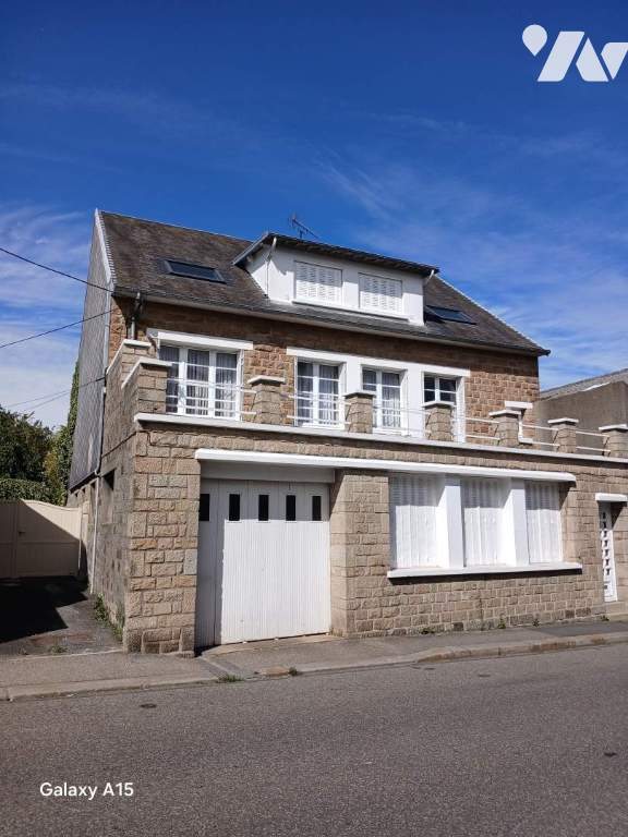 Maison 10 pièces 210 m² · à Flers · 210 m² · 150 000 €