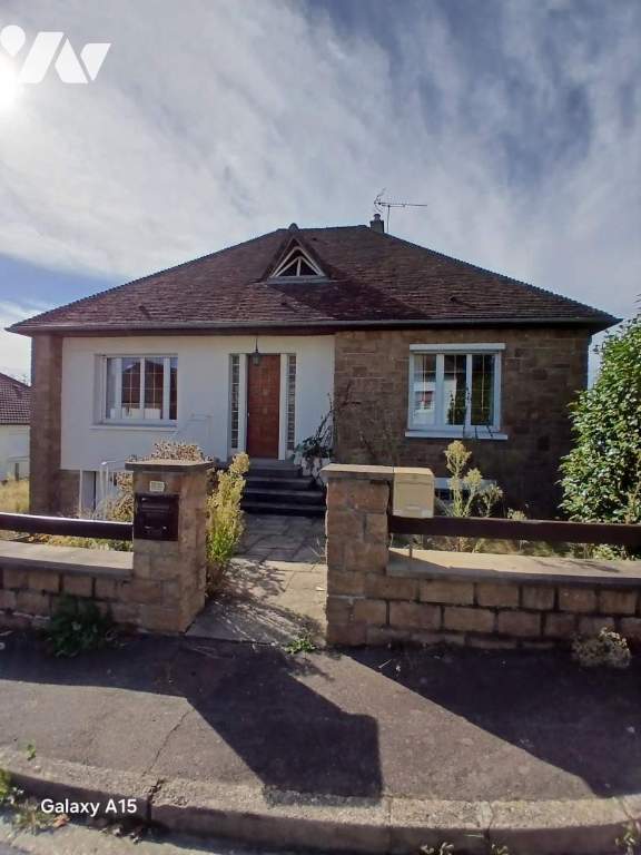 Maison 5 pièces 90 m² · à Saint-Georges-des-Groseillers · 90 m² · 150 000 €