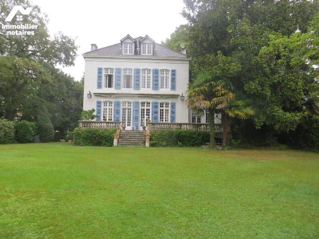 Vente - Maison - Pau - 285.0m² - 10 pièces - Ref : 005/M/1558