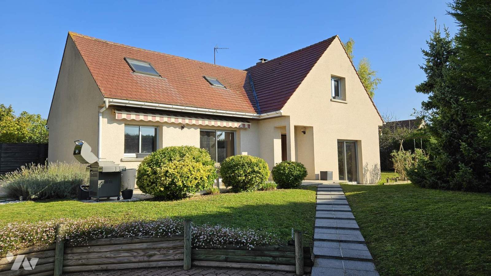 VENTE maison-LA GRANDE PAROISSE (77)