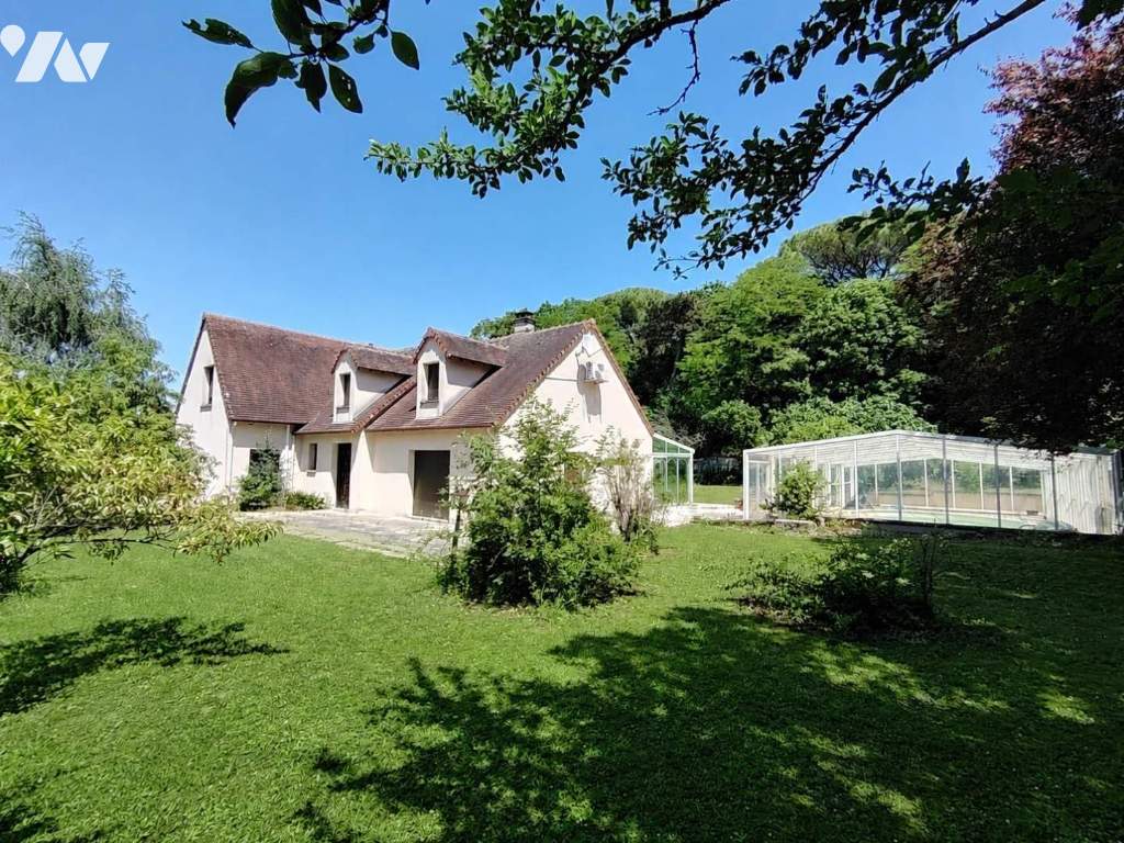 Maison 217m² — Naintré