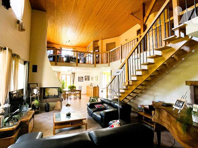 Maison 7 pièces 233 m² · à Ville-sur-Illon · 233 m² · 395 000 €