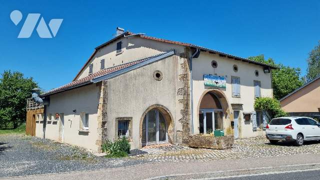 Immeuble 120 m² · à Moyemont · 120 m² · 230 000 €